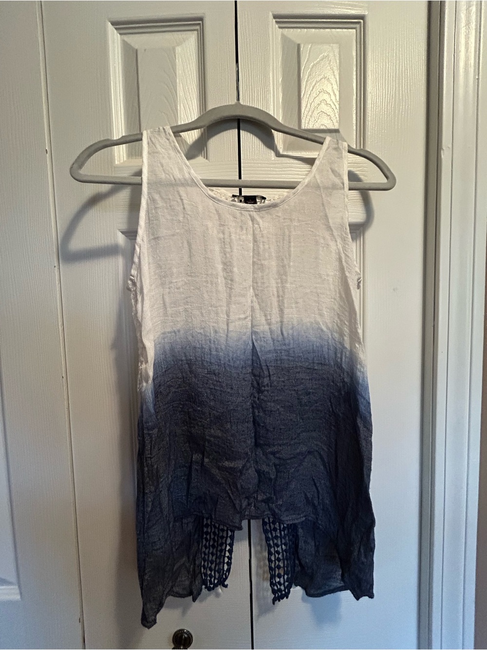 Women’s White to Navy Ombre Sleeveless Tunic Top by A. Byer